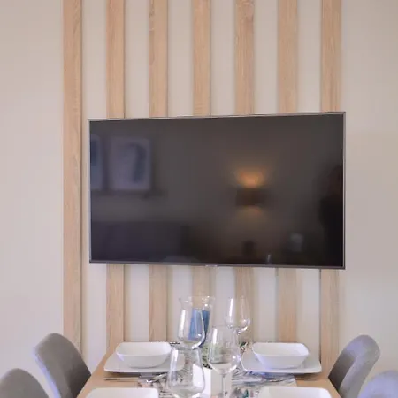 Bryza-matejki 1b-parking Apartment