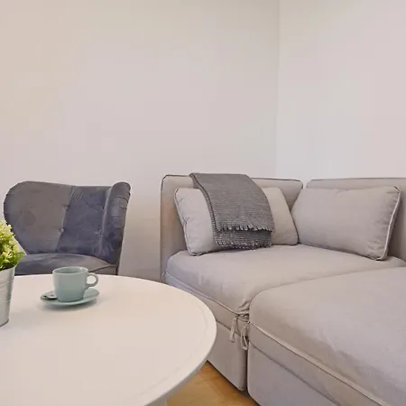 Bryza-matejki 1b-parking Apartment *