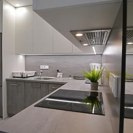 Bryza-matejki 1b-parking Apartment